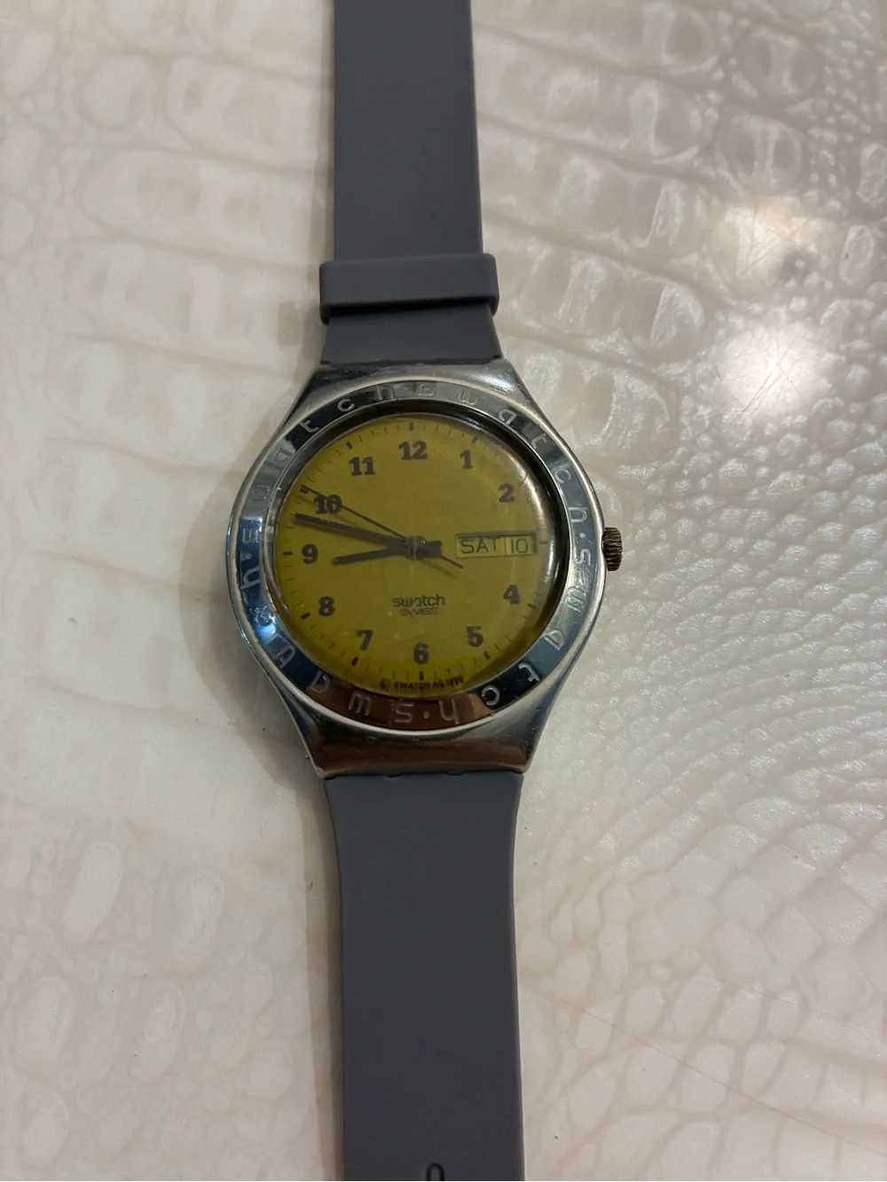 Swatch Vintage Men's Watch with Gray Strap